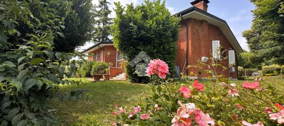 3 bedrooms Villa in Grezzana, Italy No. 257631 2