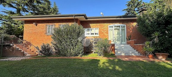 3 bedrooms Villa in Grezzana, Italy No. 257631 17