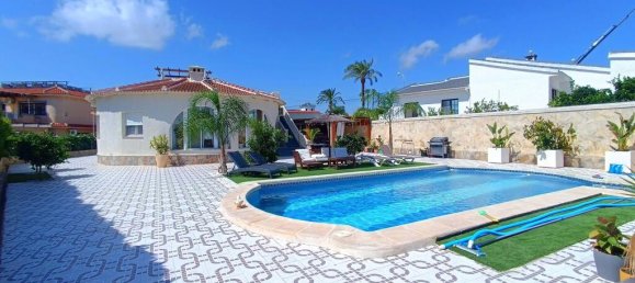 Villa de 4 dormitorios en Ciudad Quesada, Spain No. 171489 2