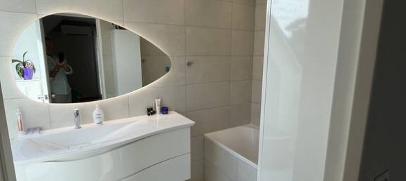 5 bedrooms House in Santeny, France No. 358269 10