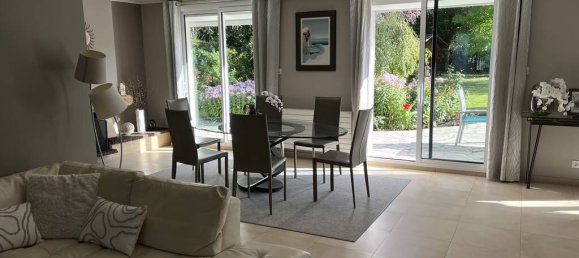 5 bedrooms House in Santeny, France No. 358269 6