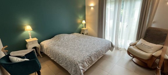 5 bedrooms House in Santeny, France No. 358269 11