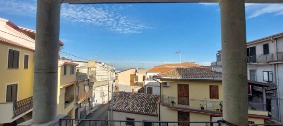 5 rooms House in Satriano, Italy No. 32897 3