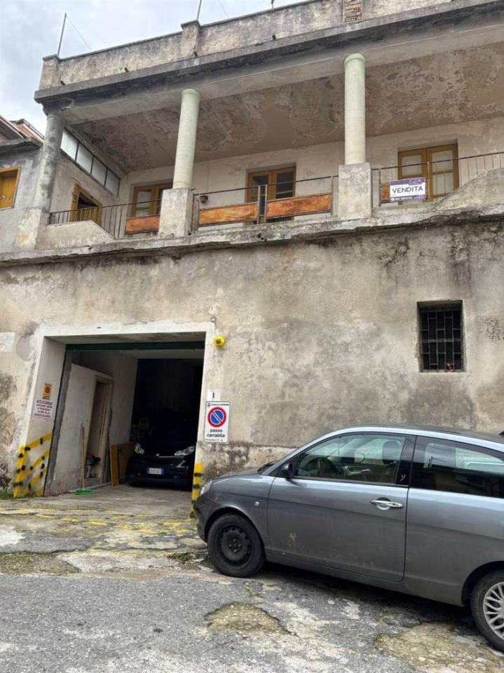 5 rooms House in Satriano, Italy No. 32897