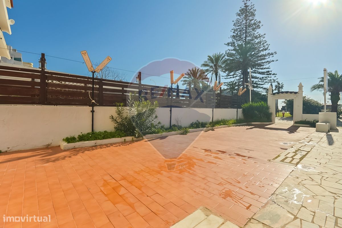 91m² Commercial property in Monte Gordo, Portugal No. 69741