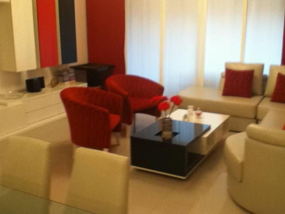 4 bedrooms Apartment in Buenos Aires, Argentina No. 88622