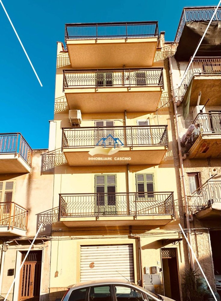 4 bedrooms Apartment in Bagheria, Italy No. 344410