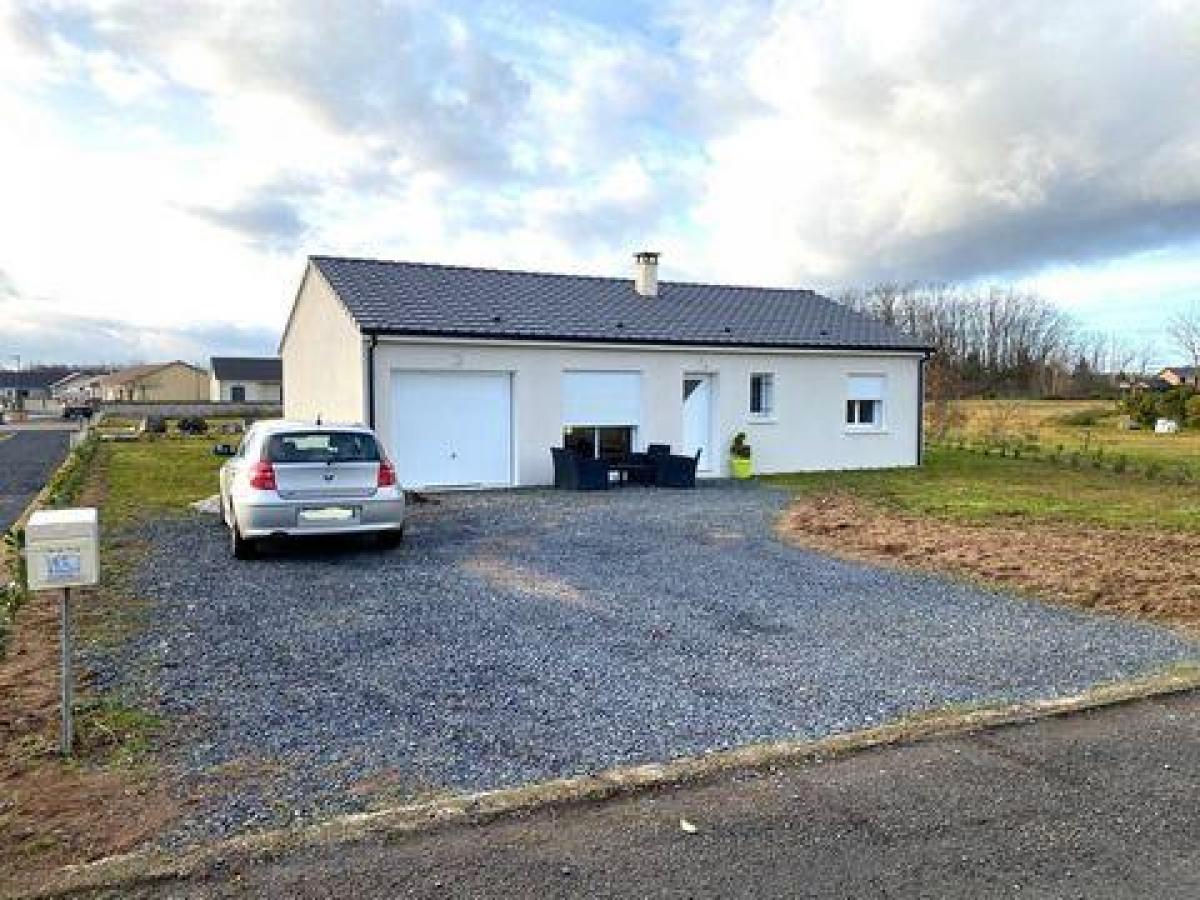 2 bedrooms House in Digoin, France No. 8555