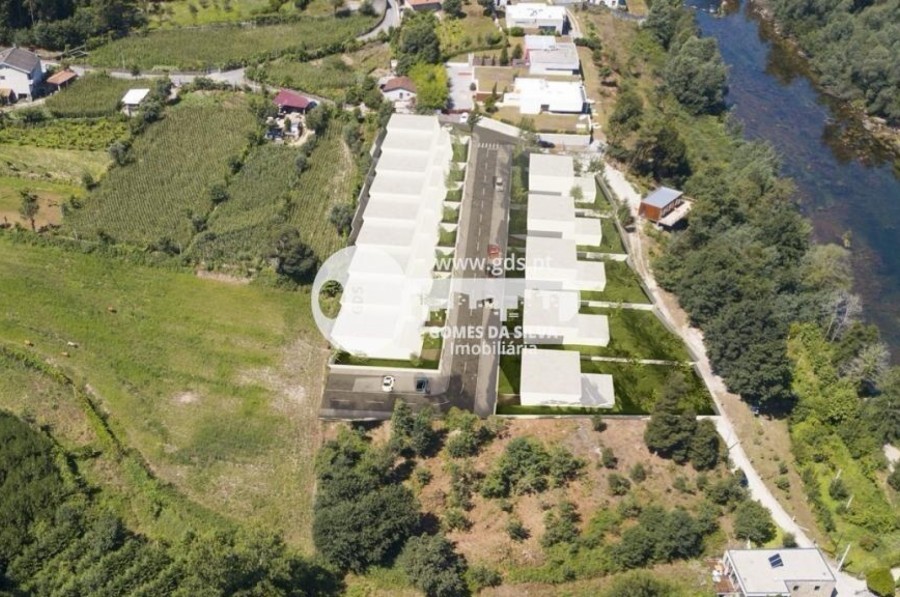  Land in Povoa de Lanhoso, Portugal No. 78987