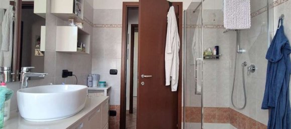 5 bedrooms Apartment in Mozzecane, Italy No. 374928 7