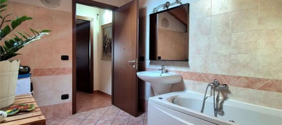 5 bedrooms Apartment in Mozzecane, Italy No. 374928 15