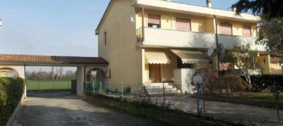 6 rooms Apartment in Pontelongo, Italy No. 15411 2