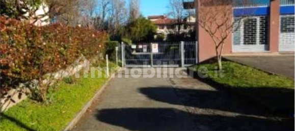 Квартира с 2 спальнями в Стеццано, Италия № 267001 3