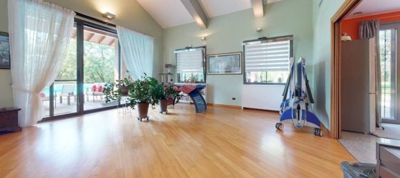 6 bedrooms Villa in Abbiategrasso, Italy No. 92048 9