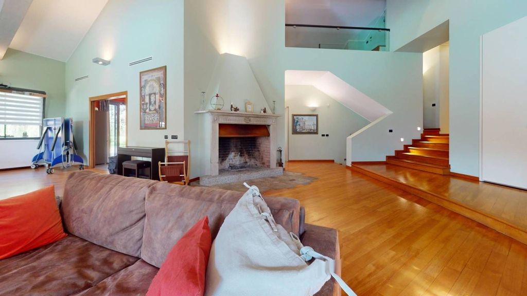 6 bedrooms Villa in Abbiategrasso, Italy No. 92048