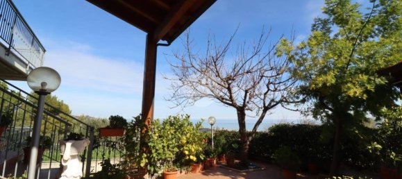 Studio in Mosciano Sant'Angelo, Italy No. 143482 5