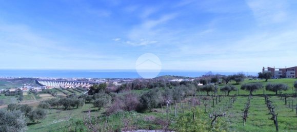 Studio in Mosciano Sant'Angelo, Italy No. 143482 6