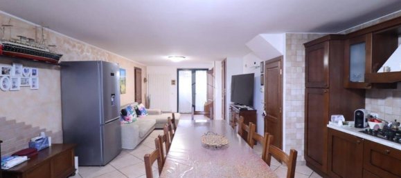 Studio in Mosciano Sant'Angelo, Italy No. 143482 8