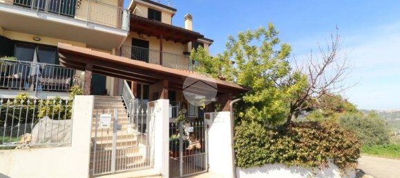 Studio in Mosciano Sant'Angelo, Italy No. 143482 2