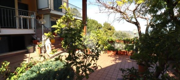 Studio in Mosciano Sant'Angelo, Italy No. 143482 4