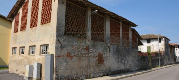 13 rooms House in Udine, Italy No. 92238 6