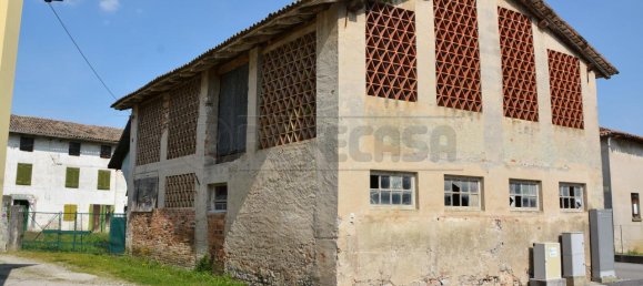 13 rooms House in Udine, Italy No. 92238 7