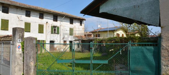 13 rooms House in Udine, Italy No. 92238 3