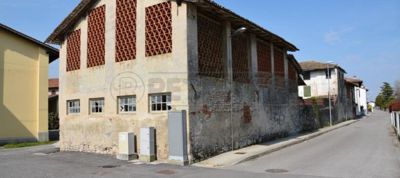 13 rooms House in Udine, Italy No. 92238 2