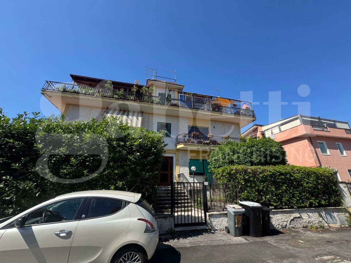 3 rooms Apartment in Ciampino, Italy No. 290469