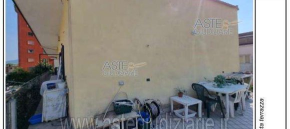 7 rooms Apartment in Marigliano, Italy No. 224696 8