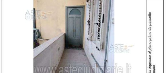 7 rooms Apartment in Marigliano, Italy No. 224696 28