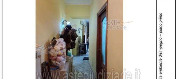 7 rooms Apartment in Marigliano, Italy No. 224696 4
