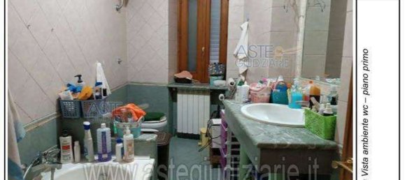 7 rooms Apartment in Marigliano, Italy No. 224696 26