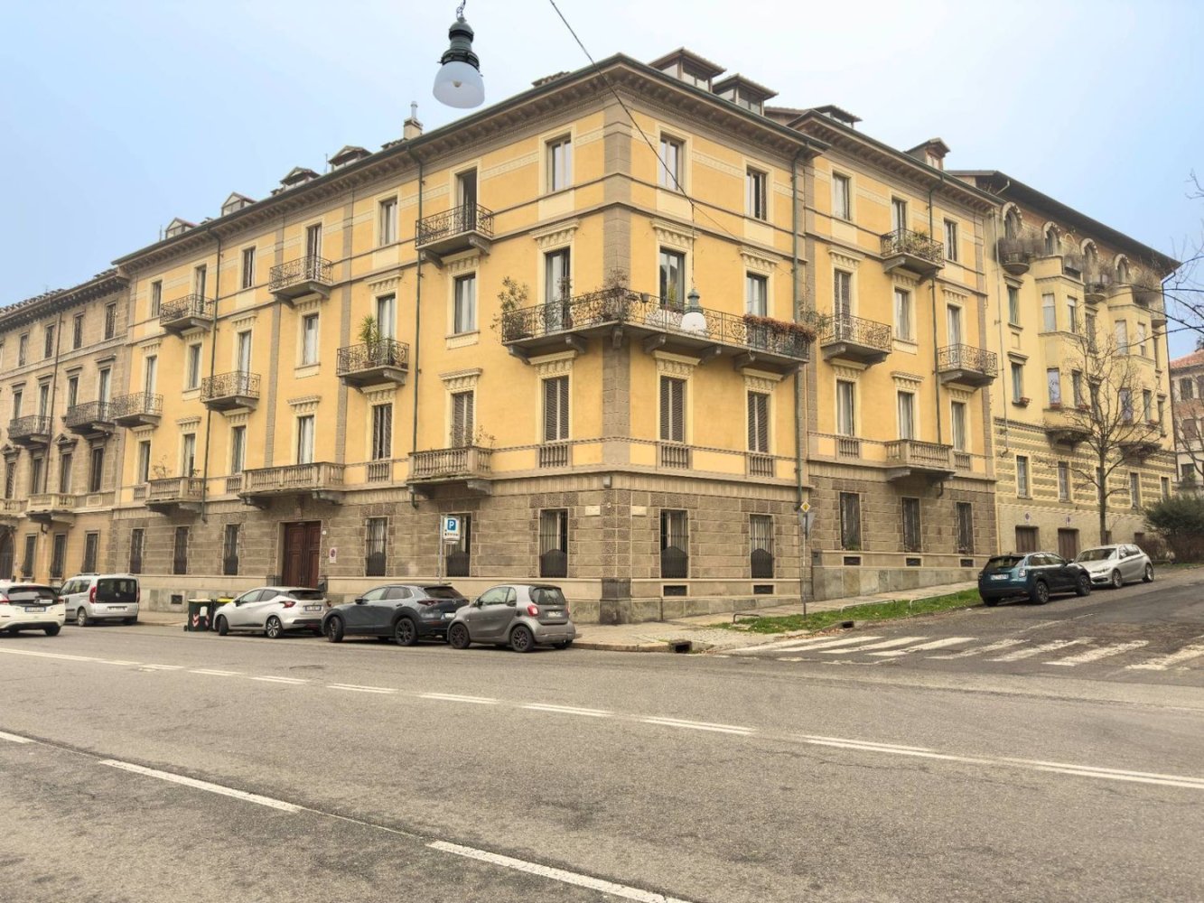 150m² Office in Turin, Italy No. 106703