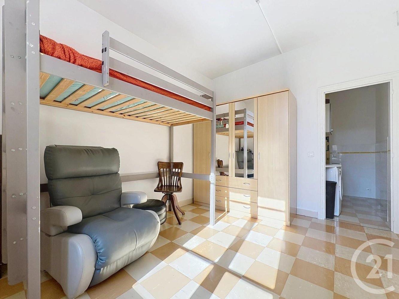 1 bedroom Apartment in Paris, France No. 135867