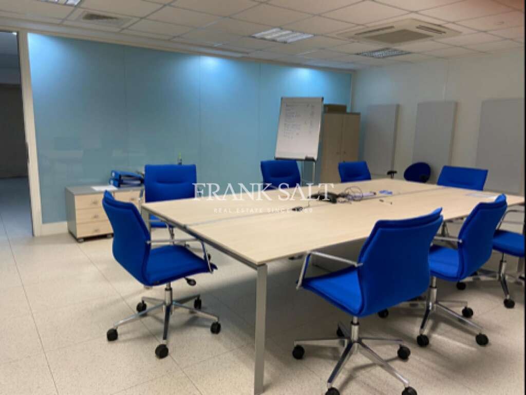 Офис 265м² в Моста, Мальта № 12890