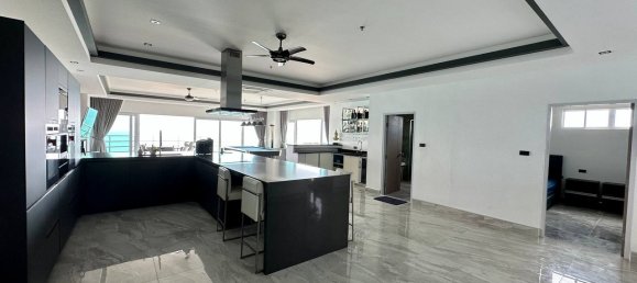 3 bedrooms Apartment in Pattaya, Thailand No. 11173 4