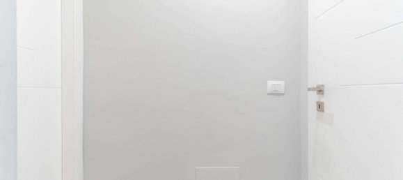 1 bedroom Apartment in Milan, Italy No. 270302 17