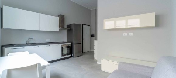 1 bedroom Apartment in Milan, Italy No. 270302 3