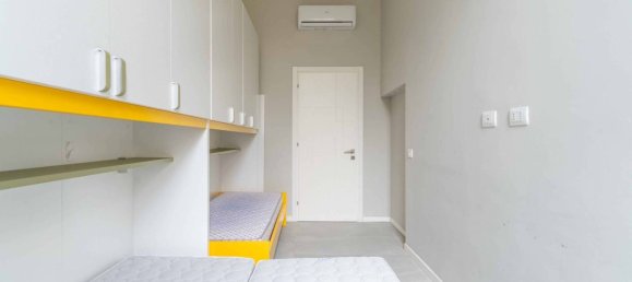 1 bedroom Apartment in Milan, Italy No. 270302 12