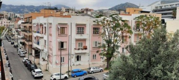 Apartamento de 4 habitaciónes en Reggio Calabria, Italy No. 301484 4
