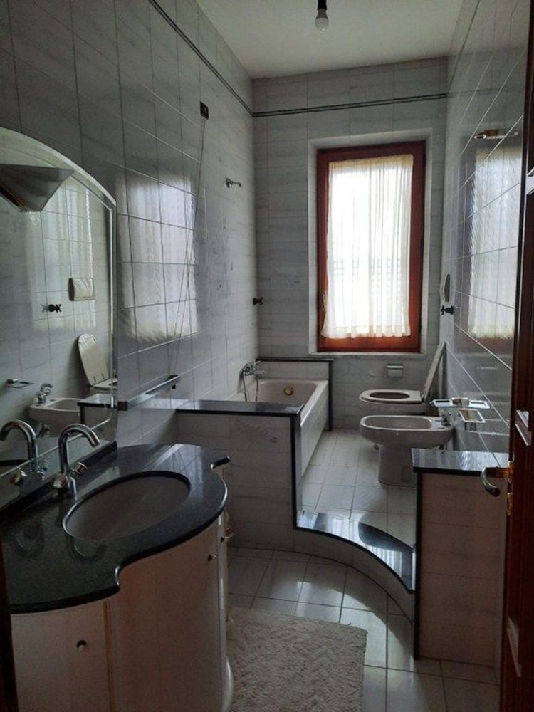 Apartamento de 4 habitaciónes en Reggio Calabria, Italy No. 301484