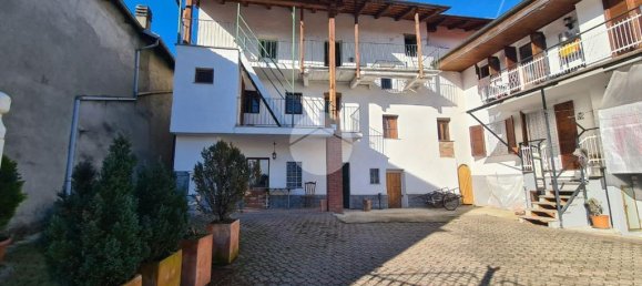 3 Schlafzimmer Haus in San Colombano Belmonte, Italy, Nr. 53219 11