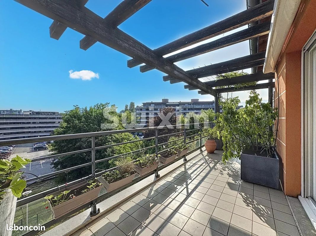 Квартира с 4 спальнями в Ферне-Вольтер, Франция № 337916