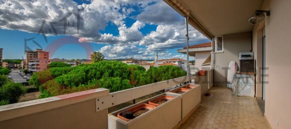 3 bedrooms Apartment in Follonica, Italy No. 293625 2