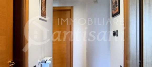 3 rooms Apartment in Florence, Italy No. 209012 11