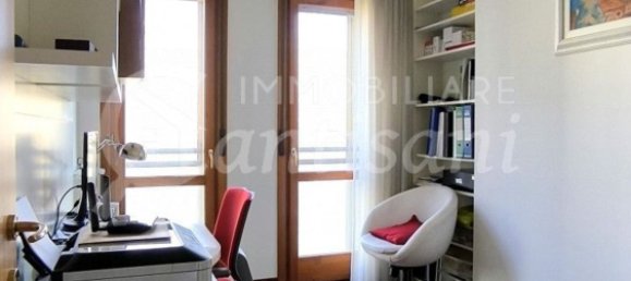 3 rooms Apartment in Florence, Italy No. 209012 8