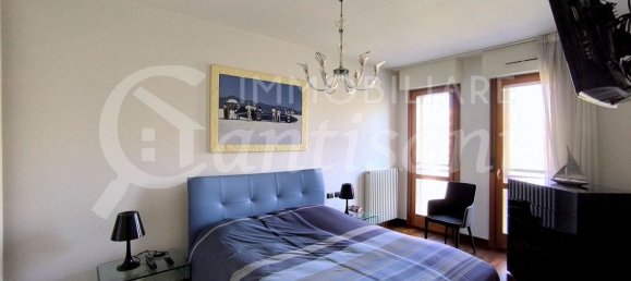 3 rooms Apartment in Florence, Italy No. 209012 4