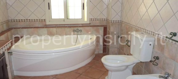 6 rooms Apartment in Syracuse, Italy No. 245472 17