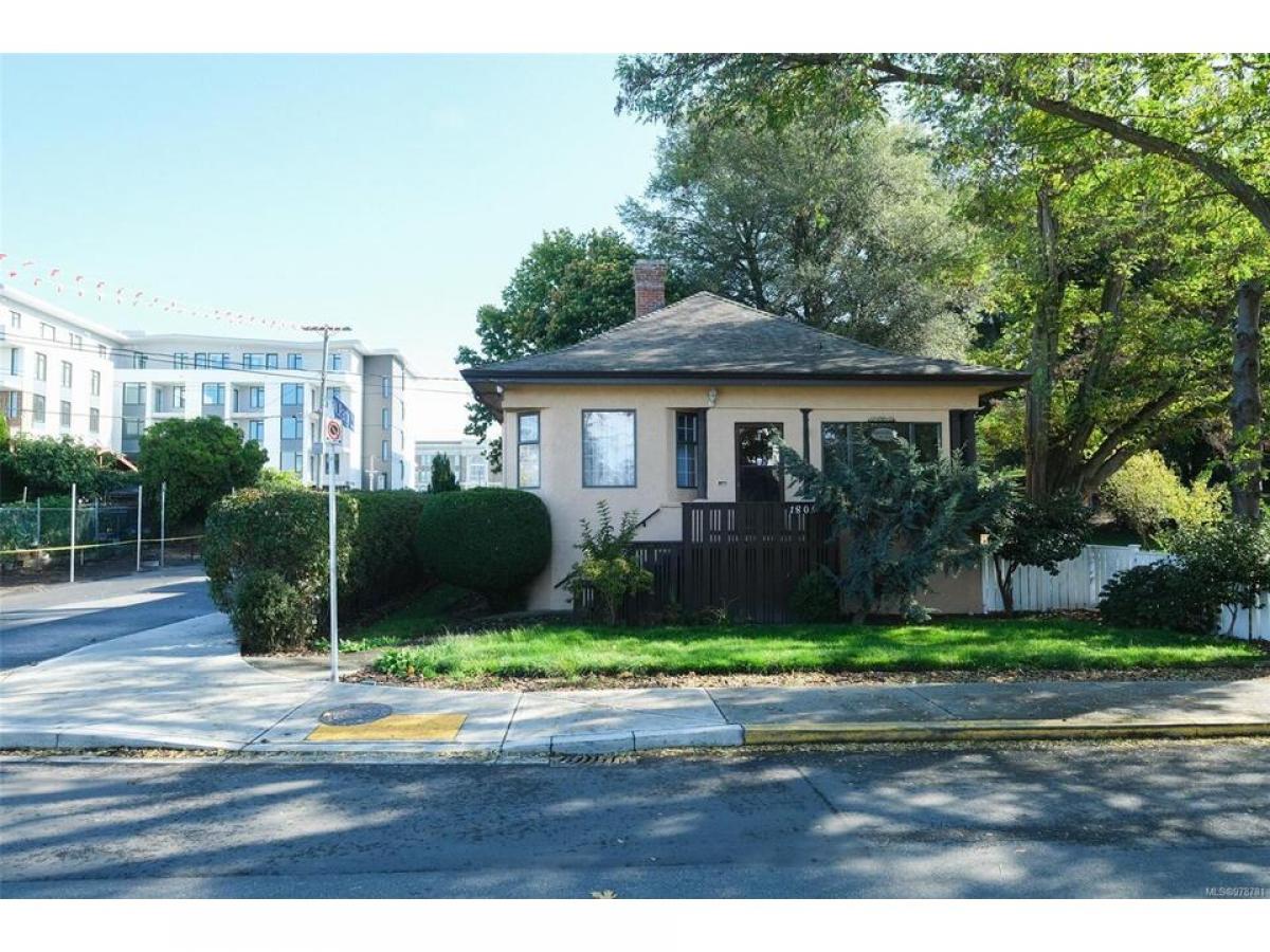 4 bedrooms House in British Columbia, Canada No. 1211